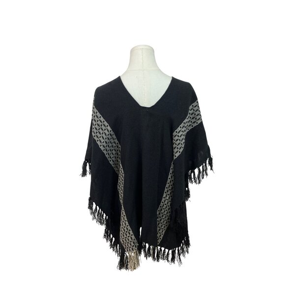 Francescas Black & Grey Poncho Wrap With Fringe & V-Neck Hem One Size - New - Picture 1 of 6